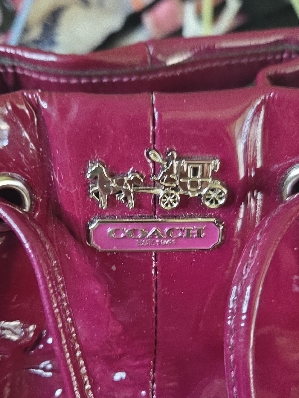 Coach Patent Leather Drawstring Hobo in Fushsia With Matching Wallet In Pristine - Picture 6 of 16